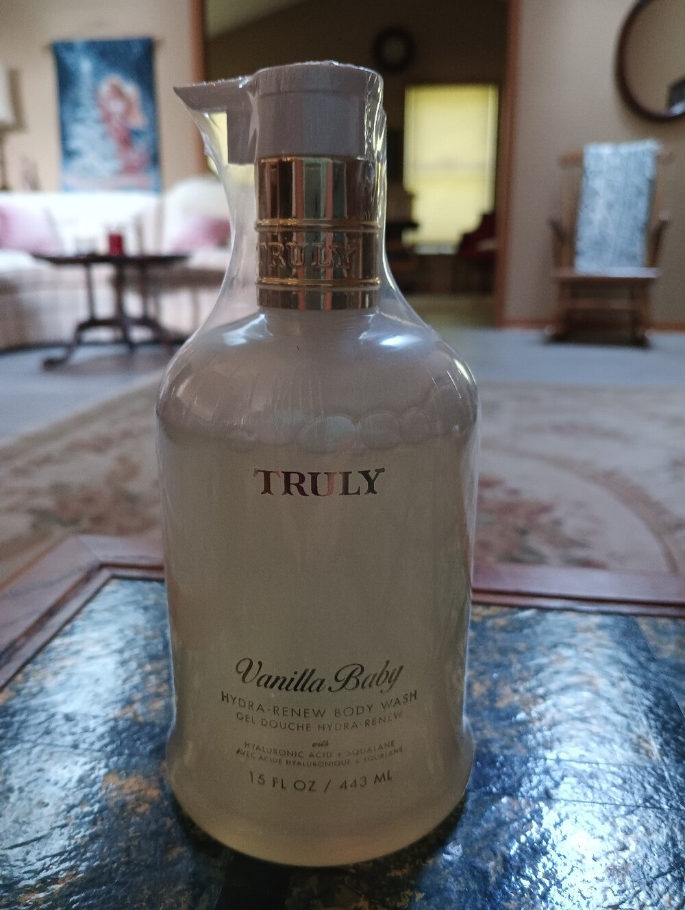 TRULY Vanilla Baby Hydra-Renew Body Wash — White with Gold Cap
